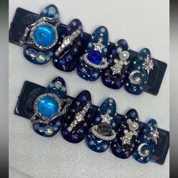 Planet ATLien Blues Handmade Press On Nail Set - Picture 8 of 16